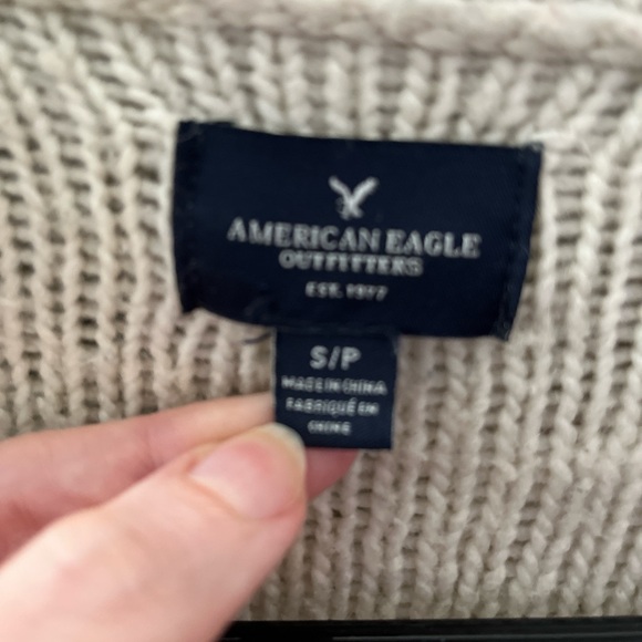 Very comfy, but well loved sweater - Picture 5 of 5